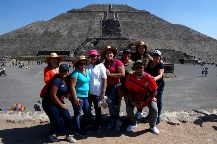 Private Tour: Pyramids of Teotihuacan, Tlatelolco & Basílic of Guadalupe image