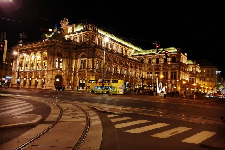 Vienna By Night 1-Hour Sightseeing Tour image