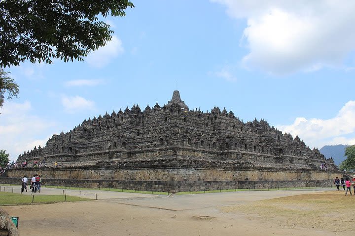 Luxury Travel : Superb Yogyakarta Tour 4 Day image