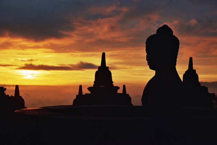 4 Day Jogjakarta Amazing Sunrise Borobudur - PRIVATE TOUR with GUIDE image