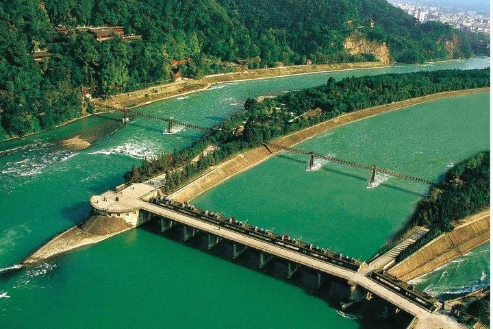 Dujiangyan Irrigation System and Mt.Qingcheng Day Trip image