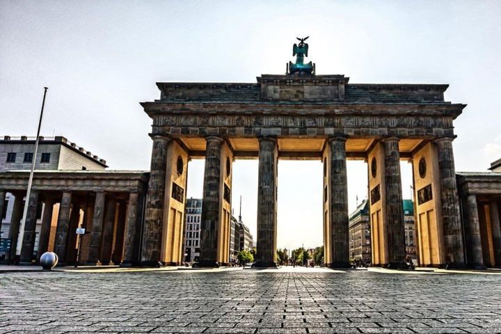 Berlin stories - an exciting scavenger hunt tour image