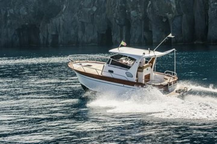 Capri Boat Tour from Sorrento Classic boat image