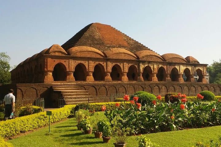 Day trip from Kolkata to Bishnupur for Terracotta Temples, Silk & Pottery image