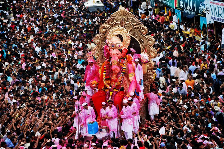 Mumbai Festival Tour in Private Vehicle image