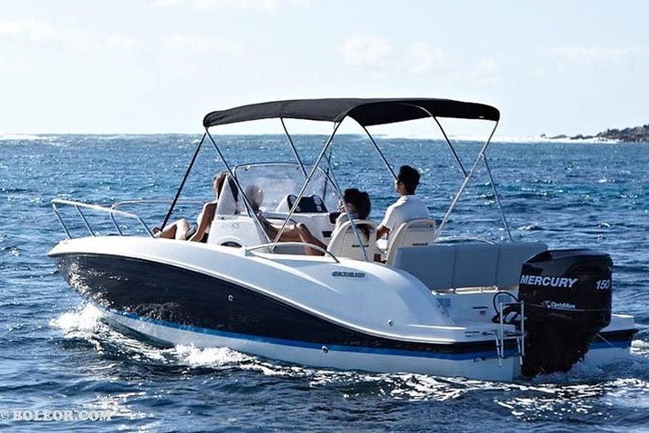 Boat rental Q605 'Helios' (150hp / 7p) - Can Pastilla image