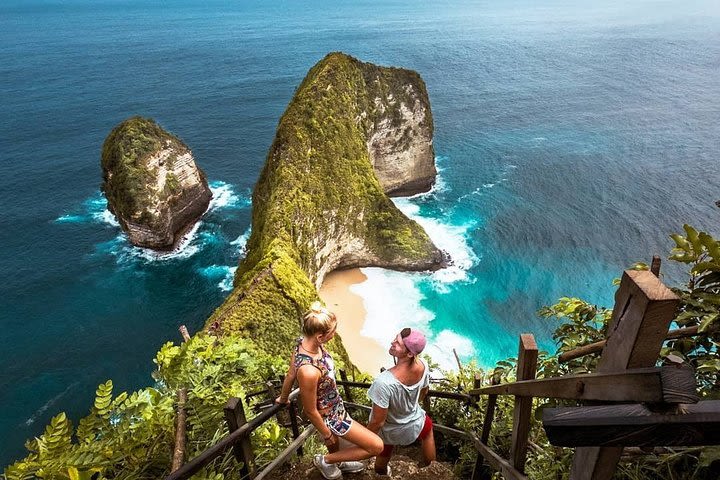 Private Full-Day Tour to Nusa Penida Western Coast image