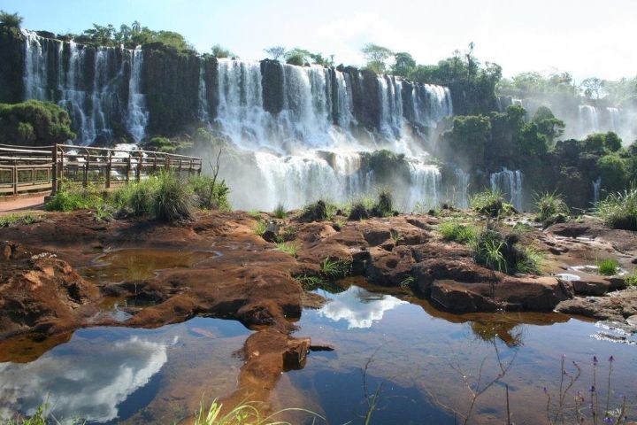 Iguaçu Falls Brazil and Argentina Tour image