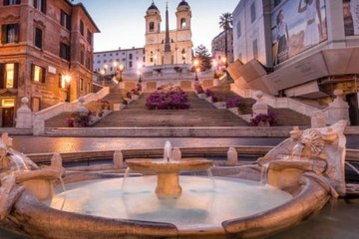 Rome Famous Squares and Fountains Walking Tour image