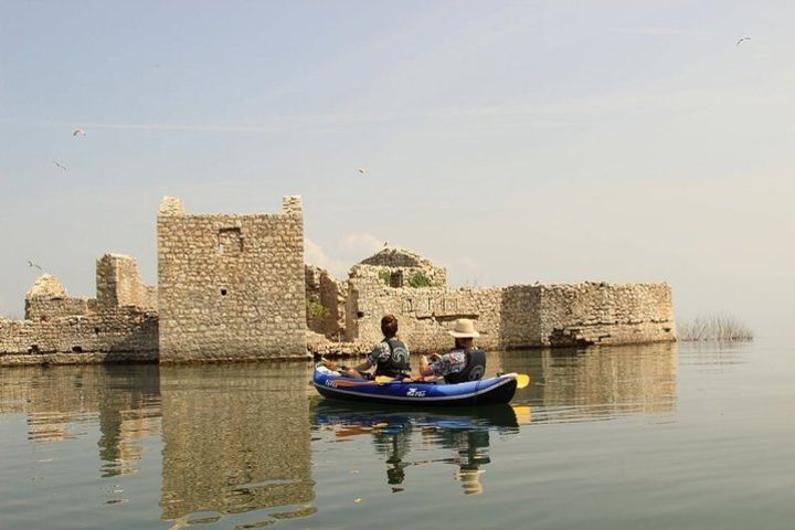 Island prison kayaking tour image