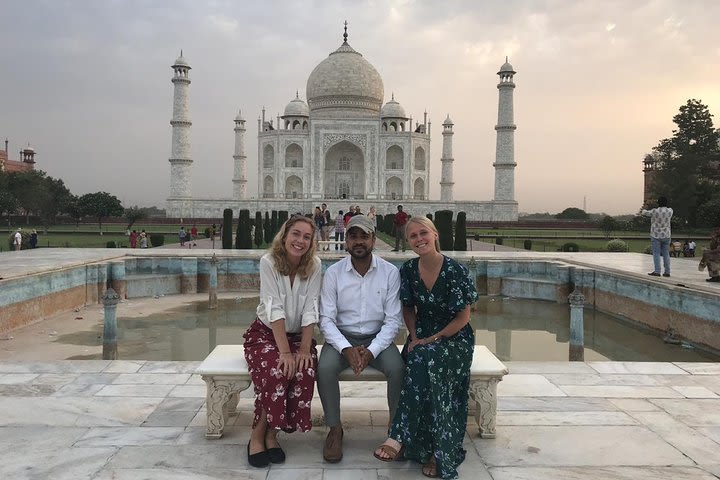 One Day Taj Mahal Tour from Delhi with Breakfast and Dinner by Fastest Train image