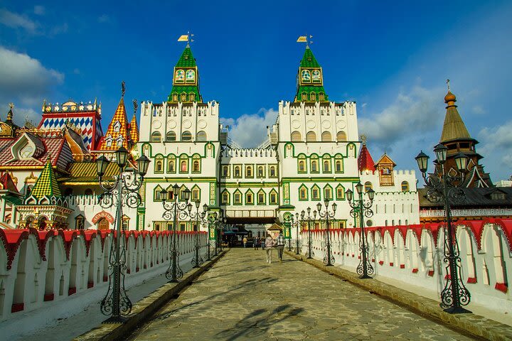 Half-Day Private Guided Tour of Kremlin in Izmailovo image