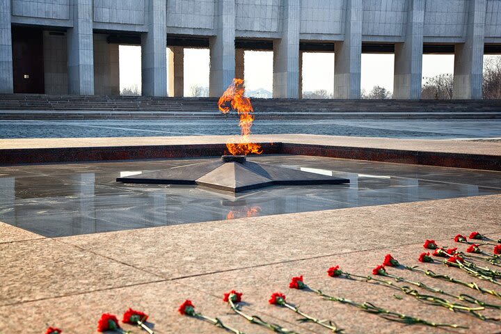 Private Poklonnaya Hill and WWII Victory Park Guided Tour image