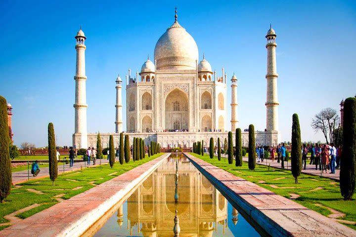 Private Taj Mahal Tour from Delhi by Car image