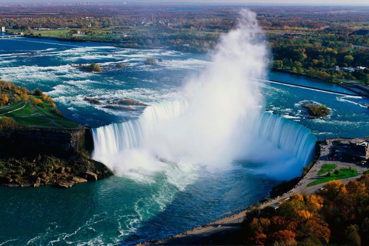 Toronto to Niagara Falls Day Tour with Boat Cruise and Lunch image