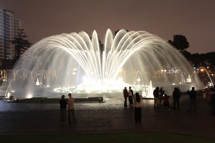 Magical Fountains of Lima Tour image