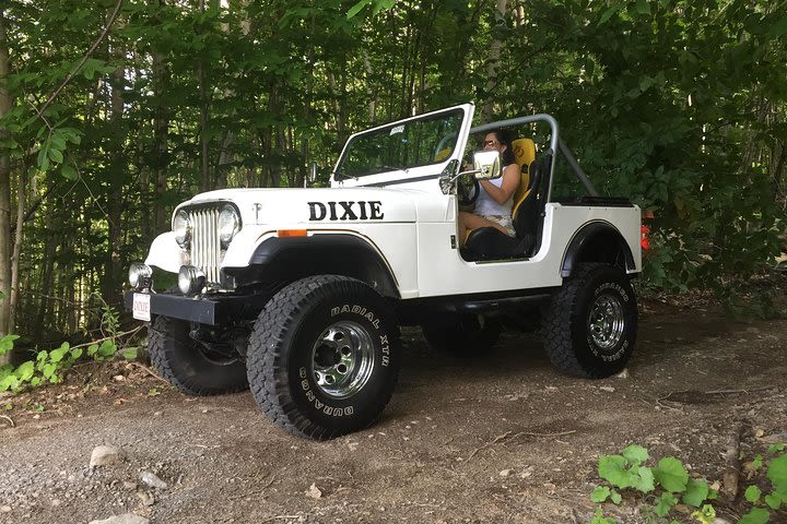 Take the wheel of your JEEP for an hour (up to 7 people) image