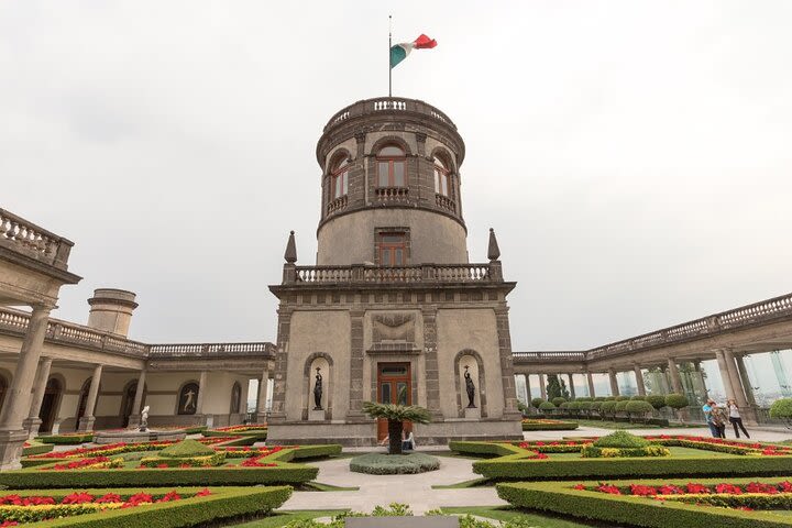 TOUR EXCLUSIVO Castillo de Chapultepec - small groups image