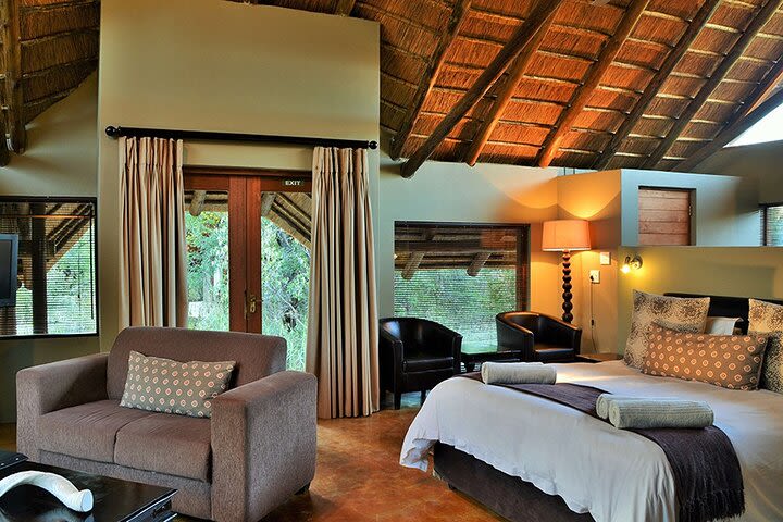 3 Days Luxury Pilanesberg Park Safari image