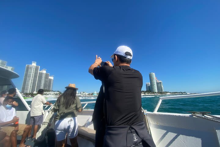 Miami Skyline 90 min Cruise of South Beach Millionaire Homes & Venetian Islands  image