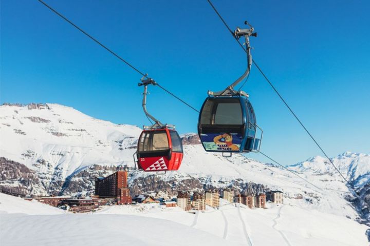 Paseo en Góndola en Valle Nevado: Vista Panorámica image