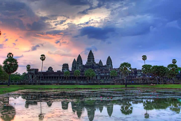 Special Privately Tour At Angkor World Heritage For Three Day image