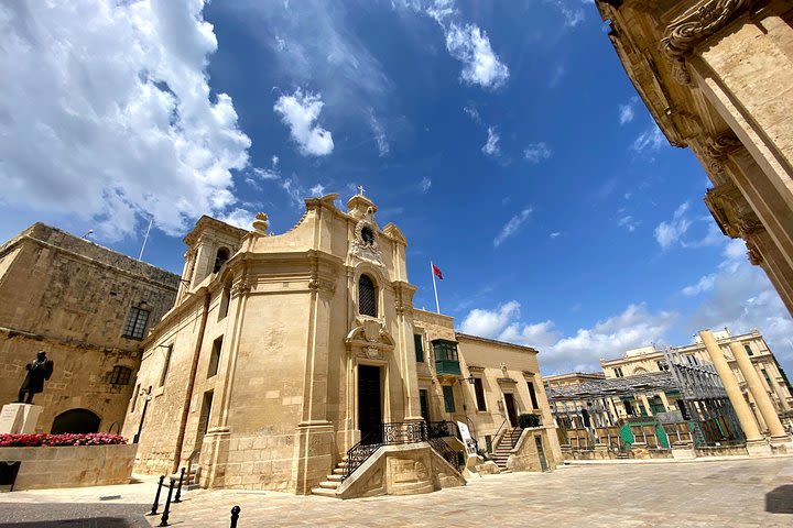 Family Tour - The Building of Valletta image