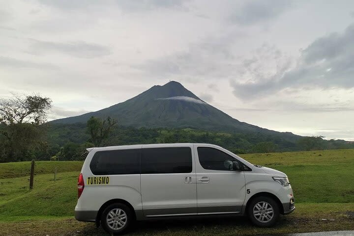 Private Transfer from Fortuna to Liberia Airport image