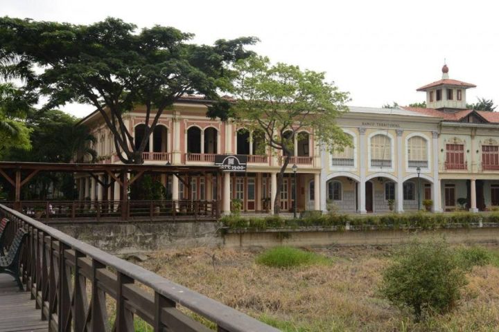 Guayaquil Historical Park Tour image