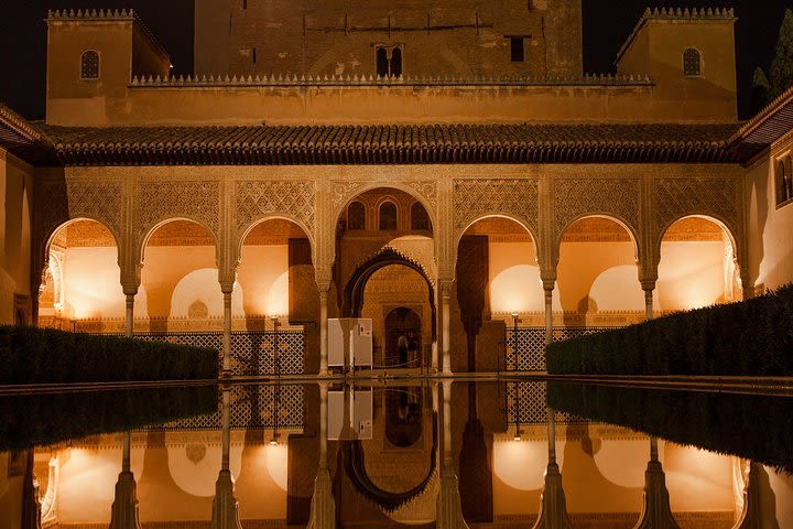 Alhambra Nasrid Palaces Small Group Tour at Night  image