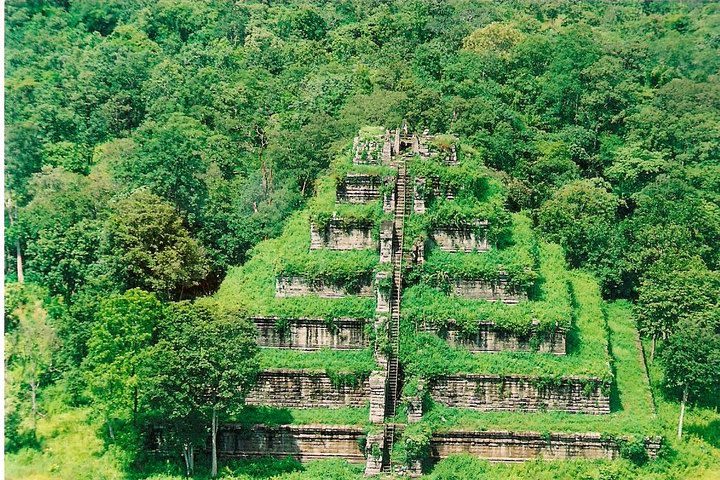 Explore Koh Ker and Beng Mealea Temple Private Experience  image