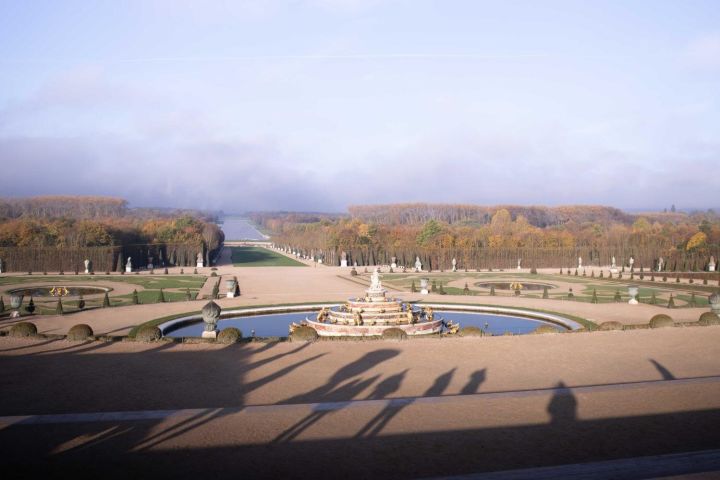 Family-Friendly Versailles Tour image