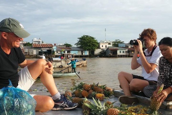 Cai Rang floating market and biking on Cai Be town full day private tour image