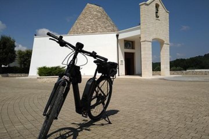 Ebike tours: the villages of Valle d'Itria and tasting of typical products image