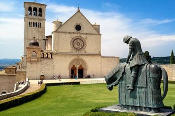 Assisi Private Walking Tour including St. Francis Basilica image