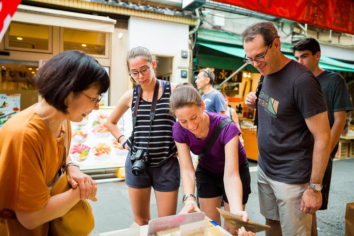 Tsukiji market spot tour with local passionate guide image
