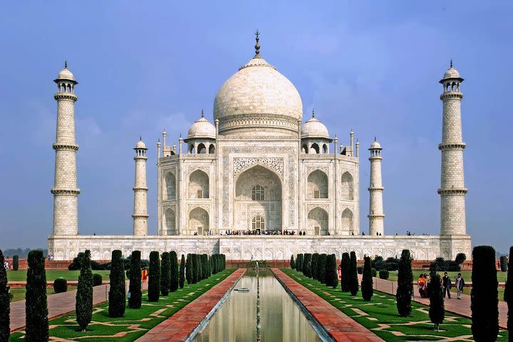 Day Trip to Taj Mahal and Agra Fort - By Car image