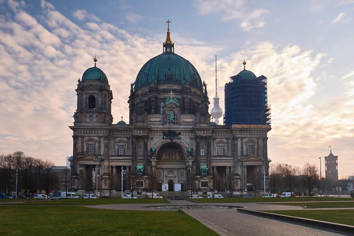 Berlin To The Max Full Day Photography Tour image