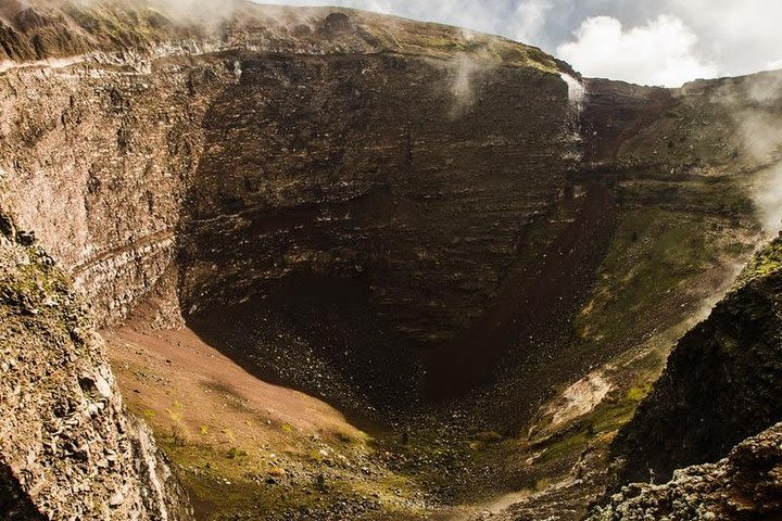 Pompeii & Vesuvio Full-Day Private Tour from Rome all inclusive SKIP THE LINE image