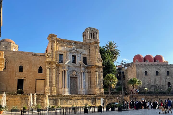 Palermo behind the scenes: walking tour in the late afternoon image