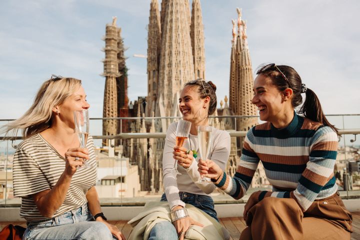 Sagrada Familia Closing Time Tour with Rooftop Views image