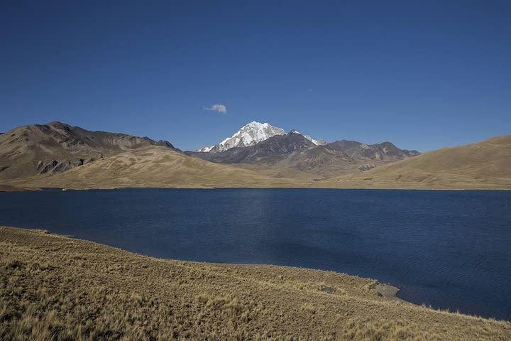 CONDORIRI Mountain Range and Lagoons Full day Trekking. Spanish guide. image