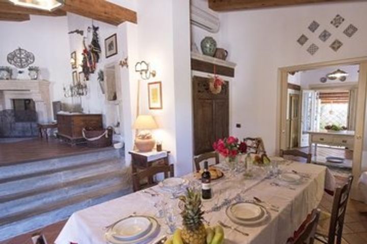 Lunch or dinner and cooking demo at a local home in Acitrezza image