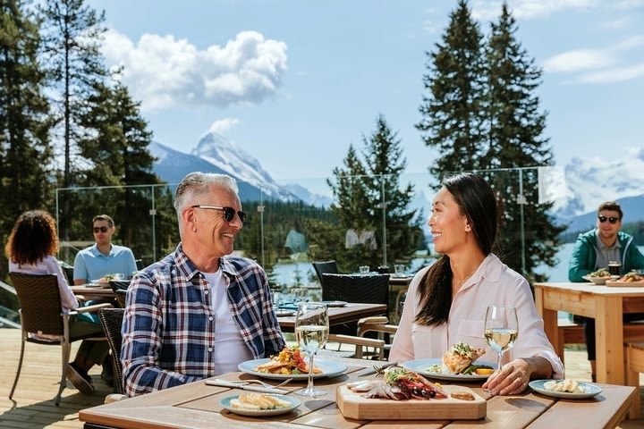 Maligne Lake Cruise image