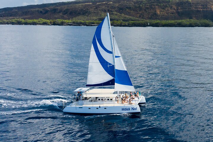 Deluxe Sail & Snorkel to the Captain Cook Monument  image