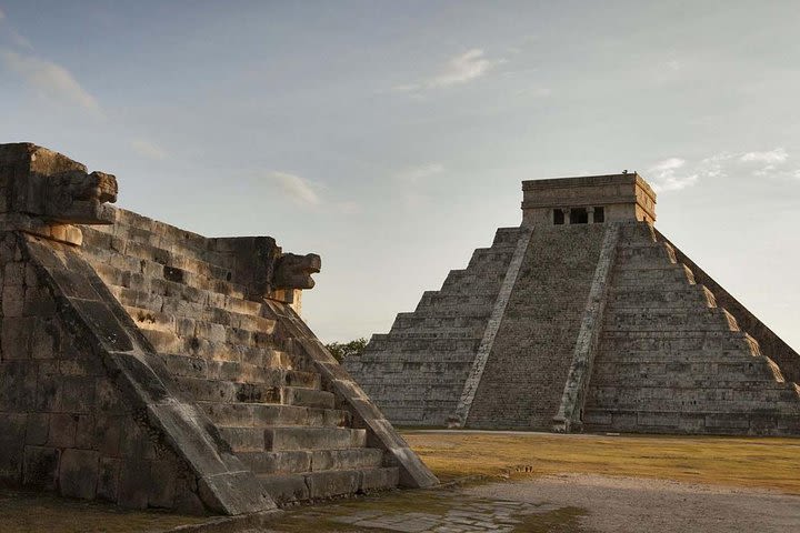 Tour Chichen Itza Archeological Mayan Ruin & Cenote image