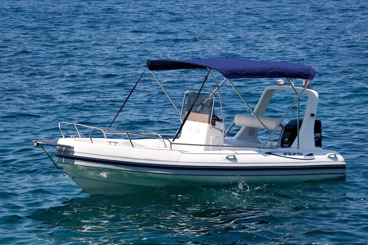 Rent a RIb MAESTRAL 500, Mercury DFI 135 hp, it can be done without a skipper image