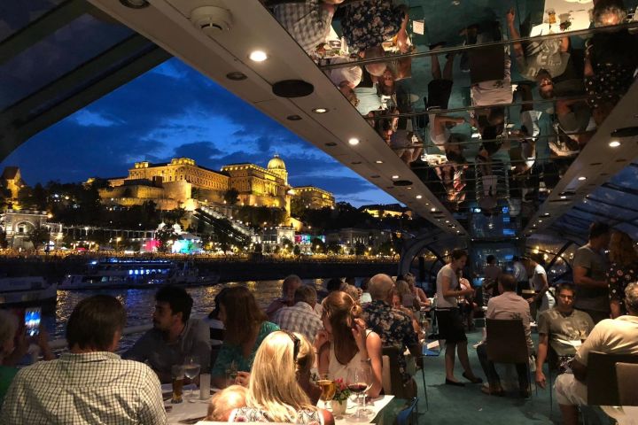 Budapest Danube Dinner Cruise with Live Music image
