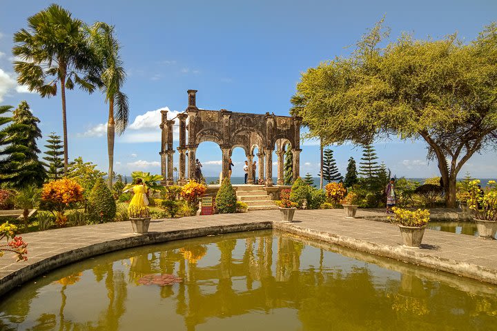 East Bali Tour, Lempuyang - Tirta Gangga - Ujung Soekasada - Black sand Beach image