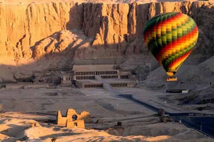 45-Minute of Amazing Sunrise Hot Air Balloon Over the Historical sites in Luxor image